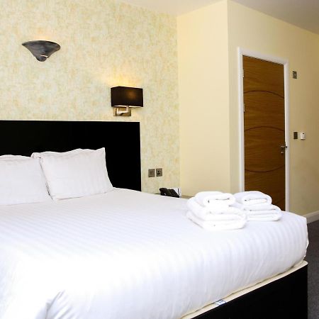 Oak Royal Hotel, Golf And Country Club Чорли Екстериор снимка